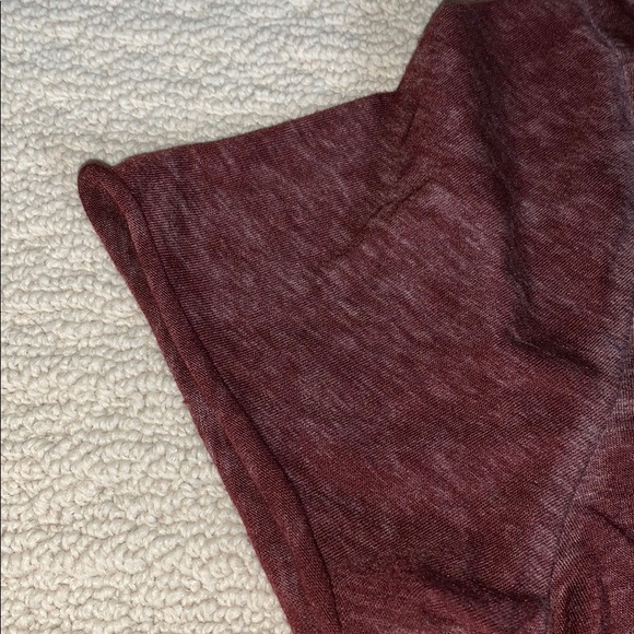 burgundy t-shirt - Picture 2 of 2